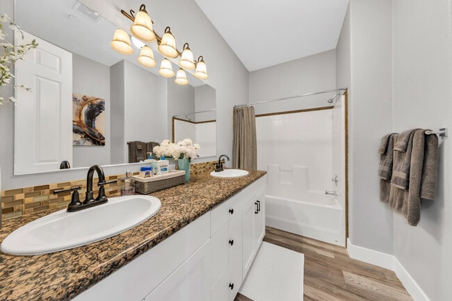 Building Photo - 53953 S River Rd