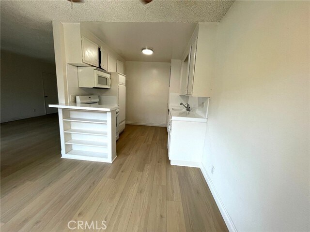 Building Photo - 5167 Yarmouth Ave