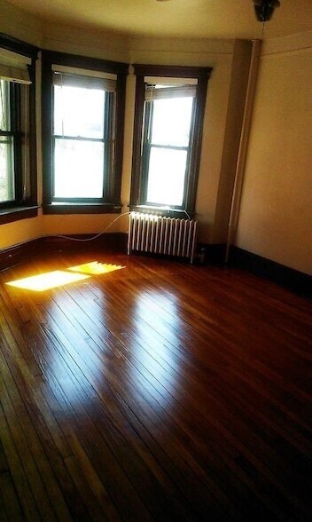 Building Photo - 26 Concord St