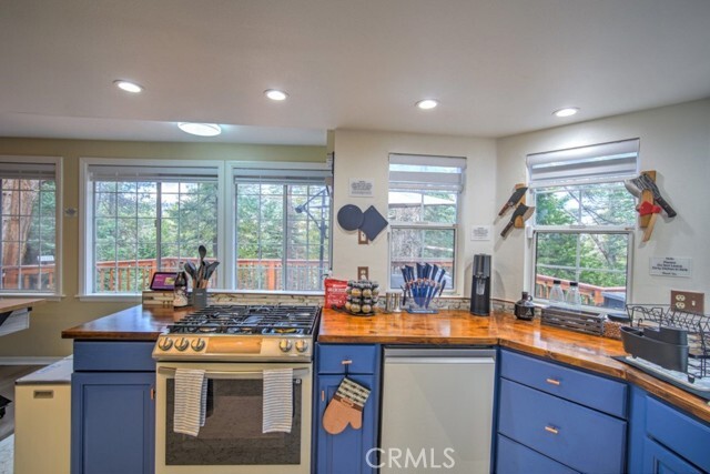 Building Photo - 582 Rose Ln