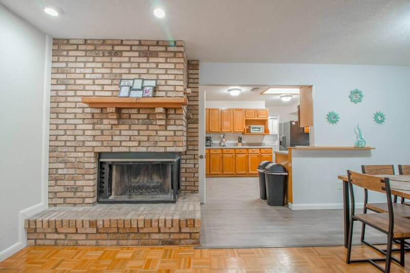 Building Photo - 4401 Lenmore St