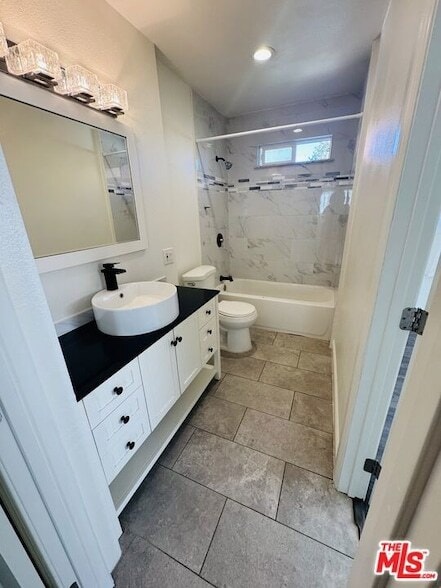 Building Photo - 43609 Stanridge Ave