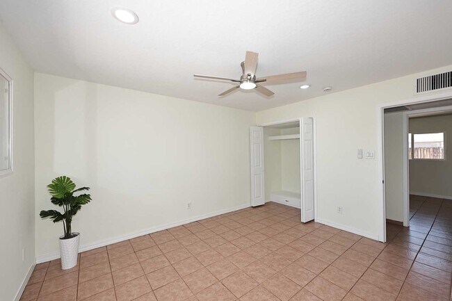 Building Photo - 4031 N 81st Ave