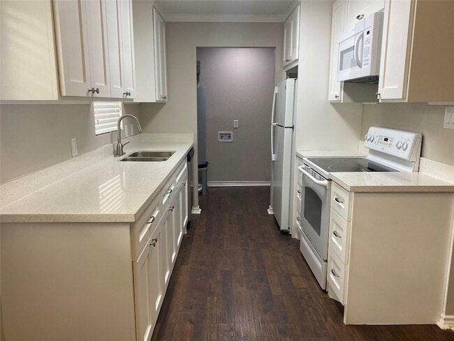 Building Photo - 518 Big Deer Dr