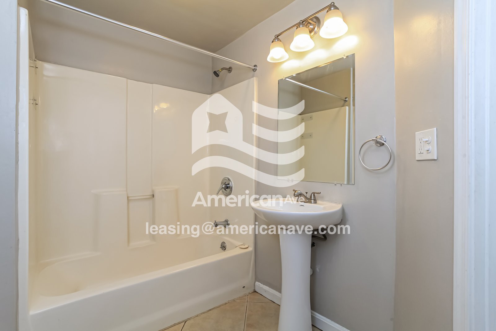 Building Photo - 635 Watkins St