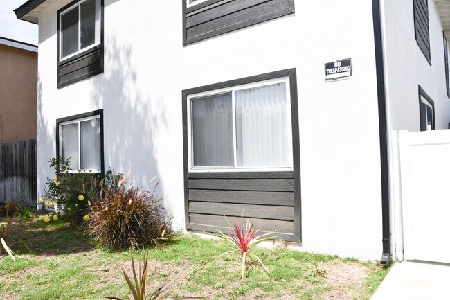 Building Photo - 994 Valencia St
