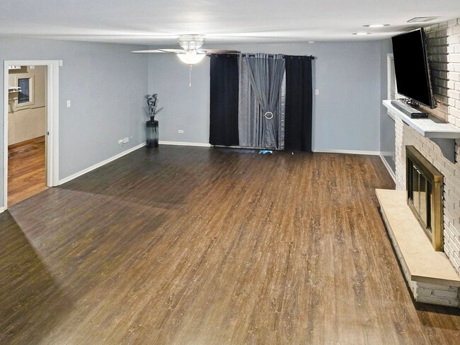 Building Photo - 301 Cornell Ave
