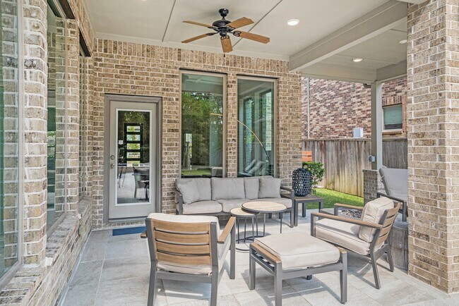 Building Photo - 206 Liatris Ct