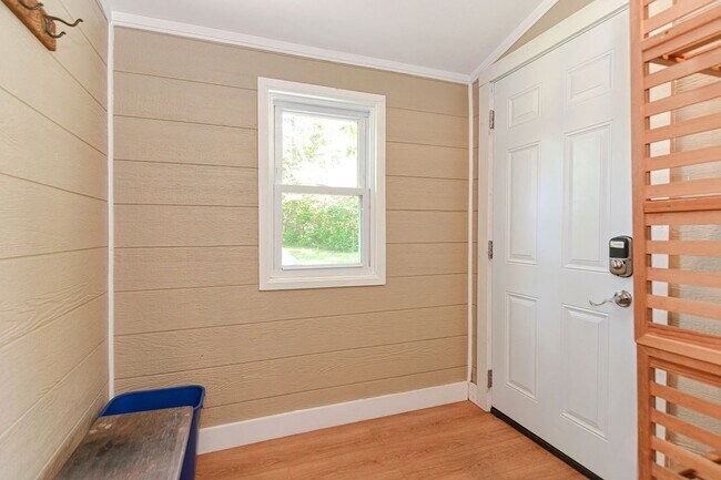 Building Photo - WINTER RENTAL: Squam Light