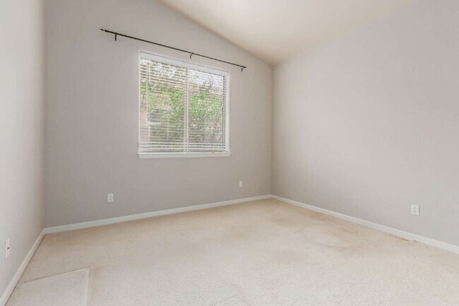 Building Photo - "Discover Your Dream Oasis: Spacious 4-Bedroom Retreat in Scottsdale's Paradise Drive!"