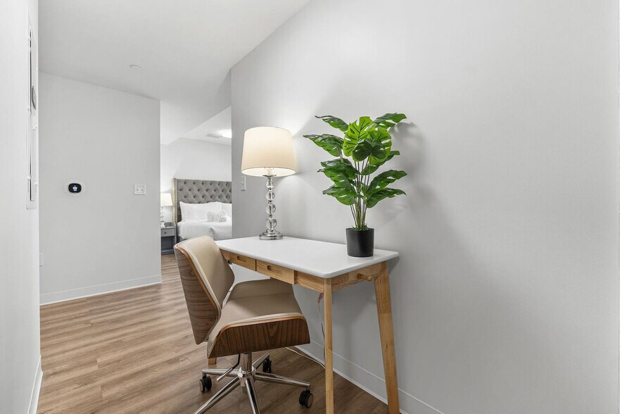 Building Photo - 284 Western Ave