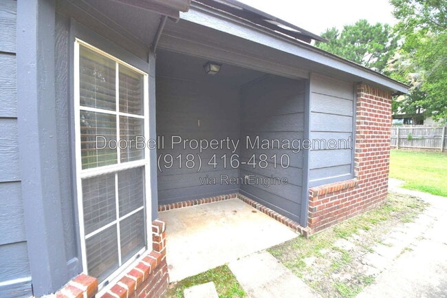 Building Photo - 11621 S Mulberry Ln