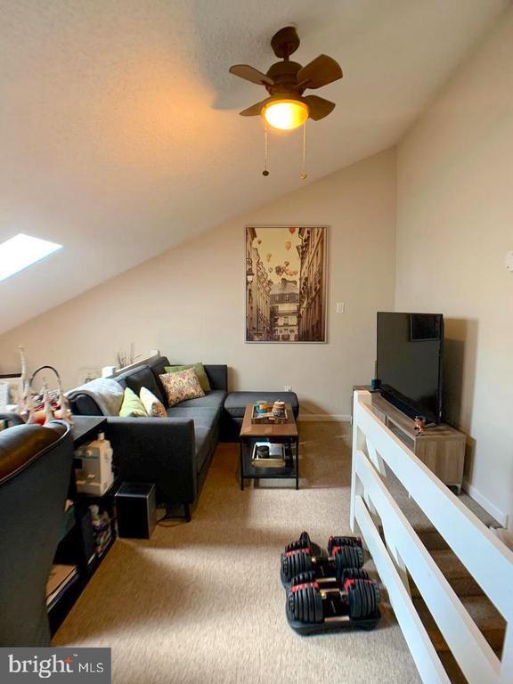 Building Photo - 209 Deer Run