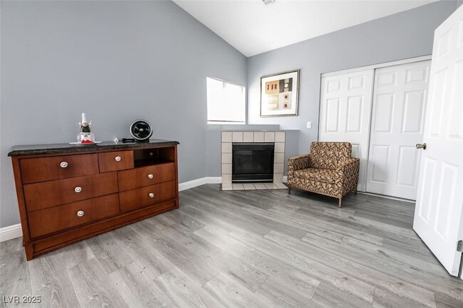 Building Photo - 3833 Via Lucia Dr