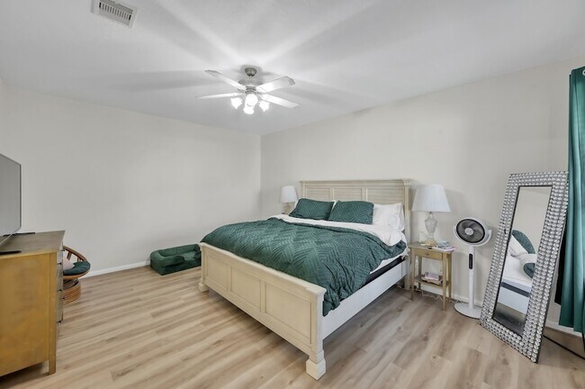 Building Photo - 29705 Meridian Hill Dr