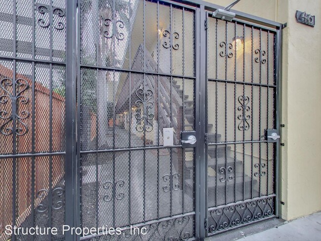 Building Photo - 461 24th St