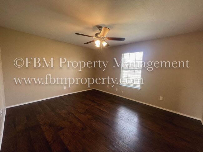 Building Photo - 400 Kings Way Dr