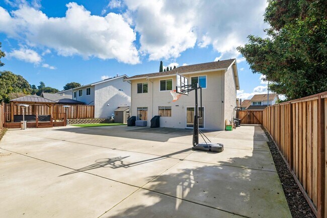 Building Photo - 882 Coral Ridge Cir