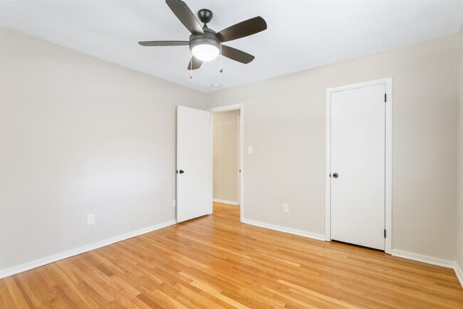 Building Photo - 208 Longhill Rd