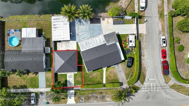 Building Photo - 10350 SW 48th St