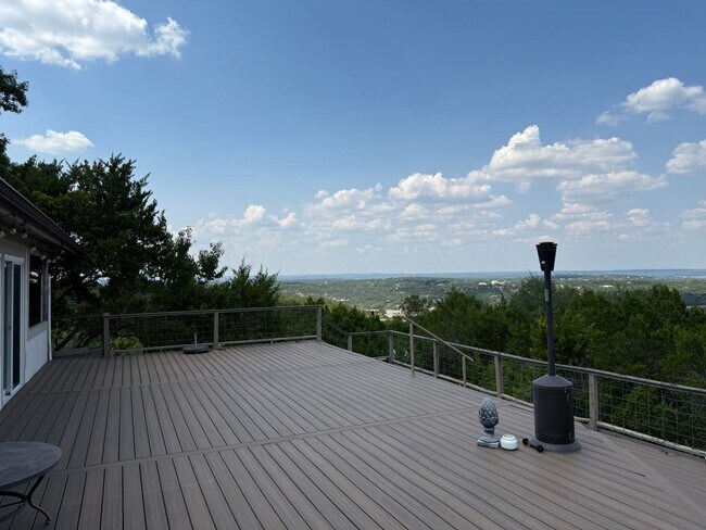 Building Photo - NEW ON MARKET