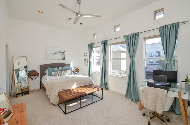 Building Photo - 1116 Columbus St