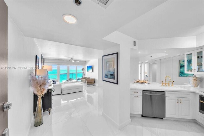 Building Photo - 6767 Collins Ave