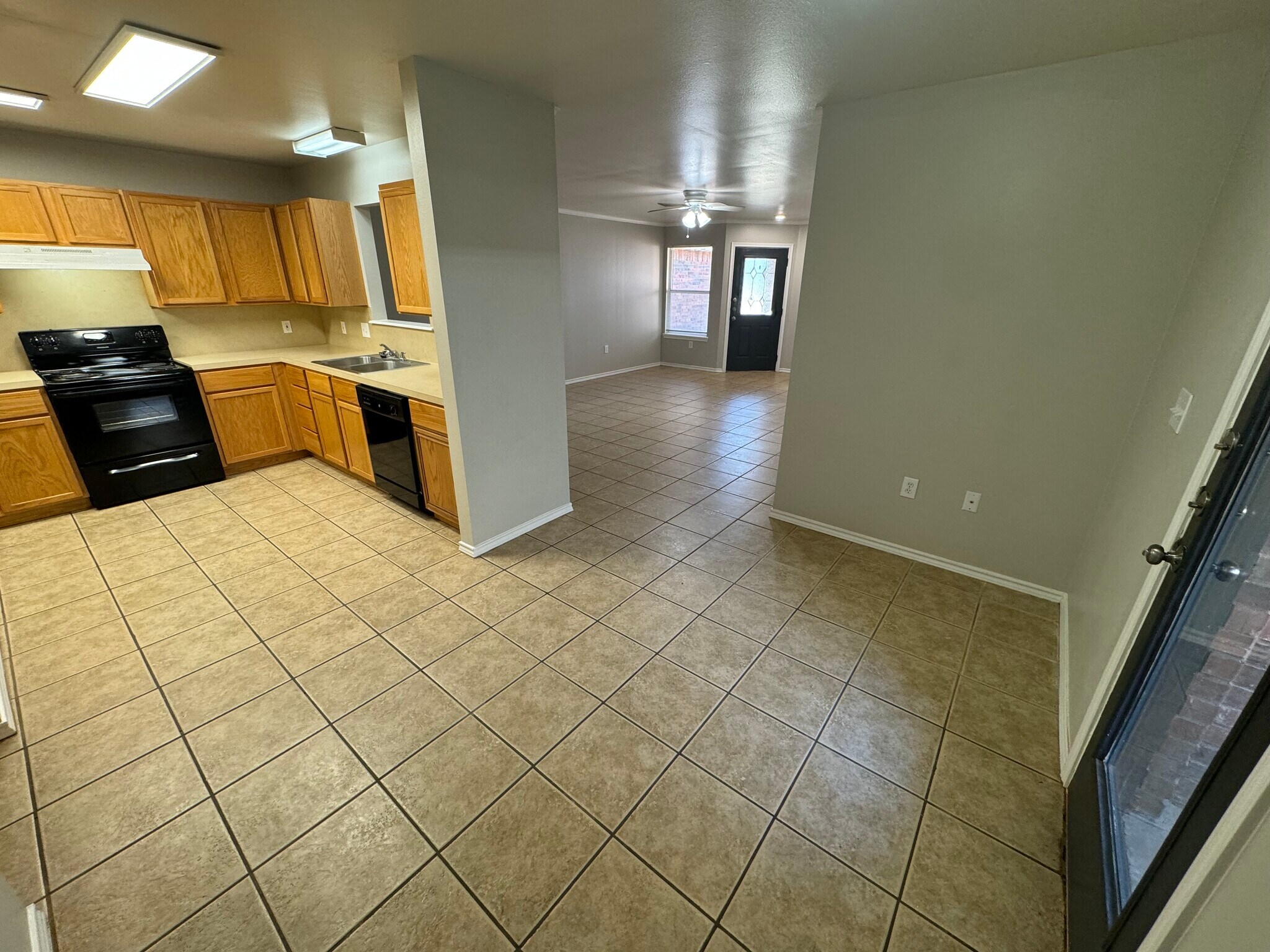 Building Photo - 534 N Brentwood Ave