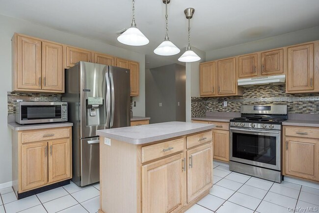 Building Photo - 5 Sherwood Farms Ct
