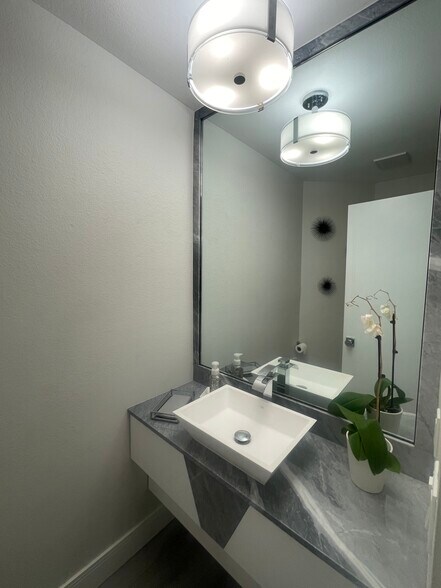 Building Photo - 12522 Montecito Rd