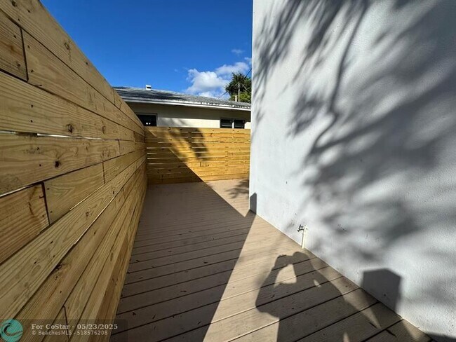 Building Photo - 1110 W Las Olas Blvd
