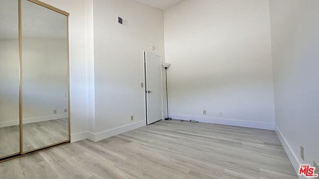 Building Photo - 31 Eastern Ave