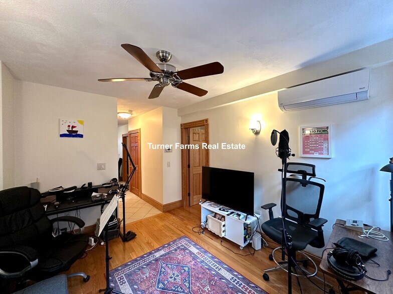 Building Photo - 48 Garden St