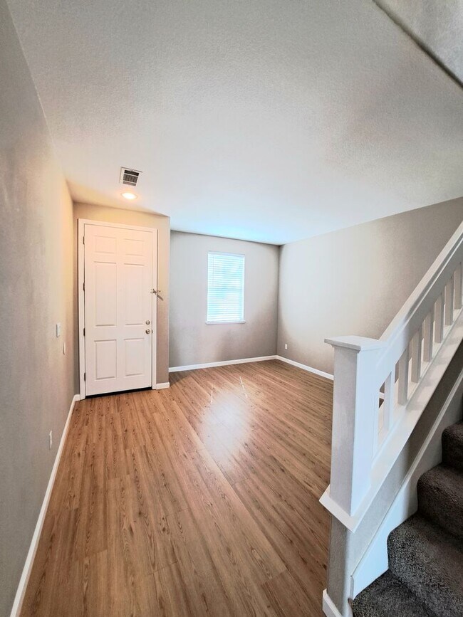 Building Photo - 5090 Napa Shore Dr