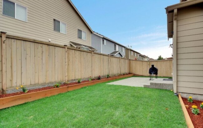 Building Photo - 6408 40th St Ct E