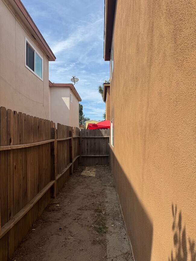 Building Photo - 1230 W 144th St