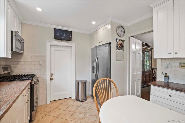 Building Photo - 30 Summit St