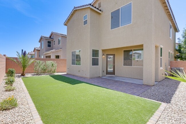 Building Photo - ** COMING SOON ** Modern Open-Concept Rental Home with White Shaker Kitchen Cabinets & Low-Mainte...