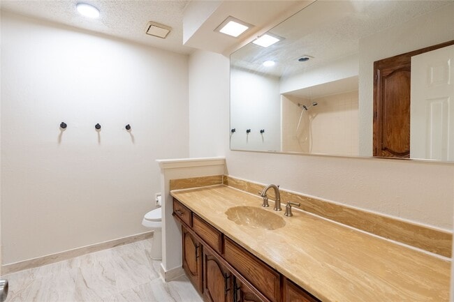 Building Photo - 5417 Knollridge Dr