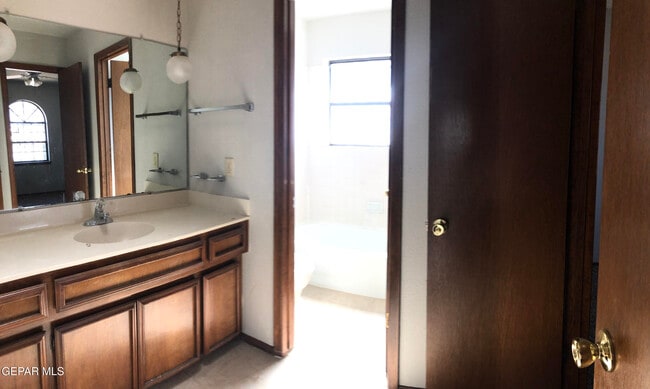 Building Photo - 3424 Running Deer Dr