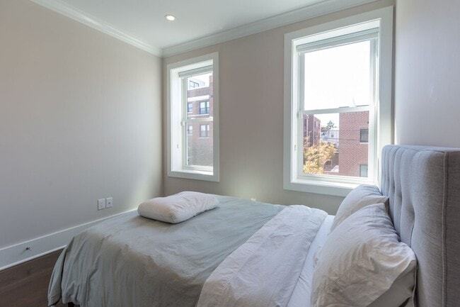 Building Photo - 2214 Flagler Pl NW