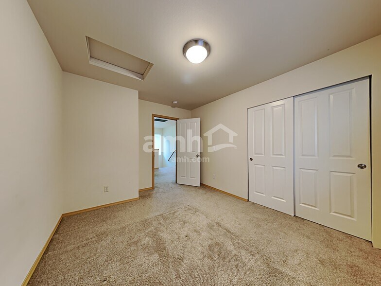 Building Photo - 6215 Park St E