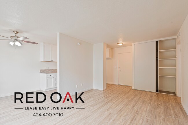 Building Photo - Bright and Welcoming One Bedroom with Incr...