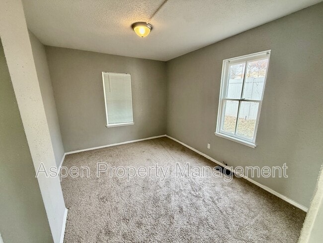 Building Photo - 508 S 8th St