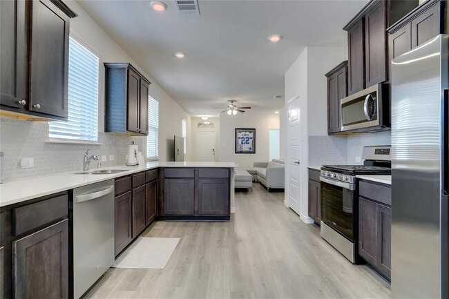 Building Photo - 2325 Brightstone Dr