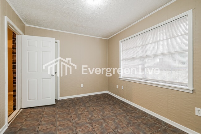 Building Photo - 205 Larado Dr