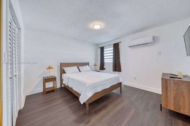 Building Photo - 2741 SW 67th Ave