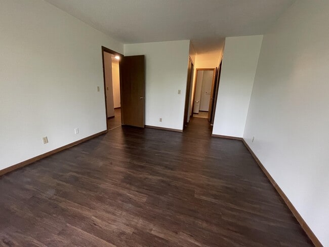 Building Photo - 5607 Green Cir Dr