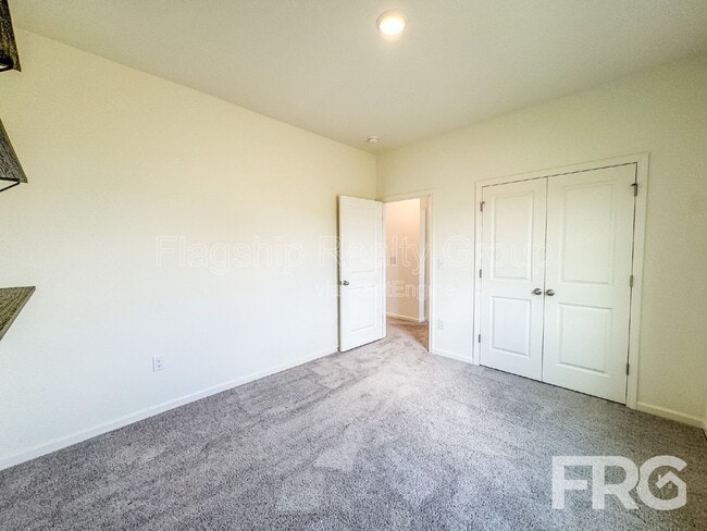 Building Photo - 303 Kenison Way