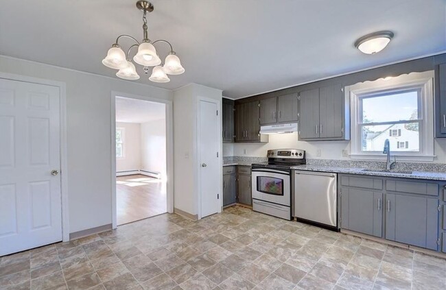 Kitchen / Dining Room - 21 Westerly St